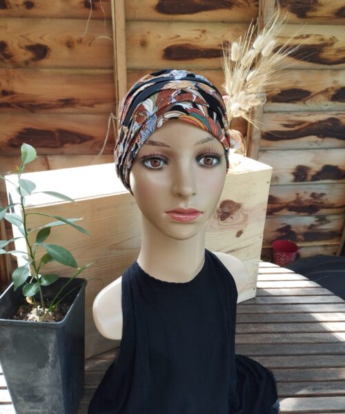 Alternative view of Bonnet Marie