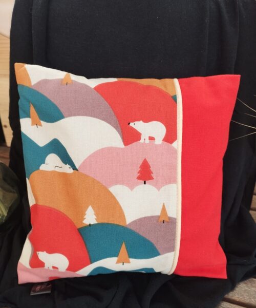 Alternative view of Petite bouillotte Léon