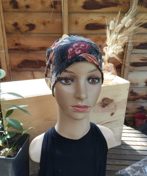 Alternative view of Bonnet Catherine (sans bandeau)